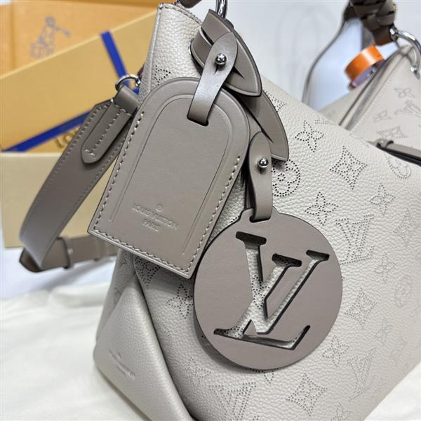 2026124175354271 560